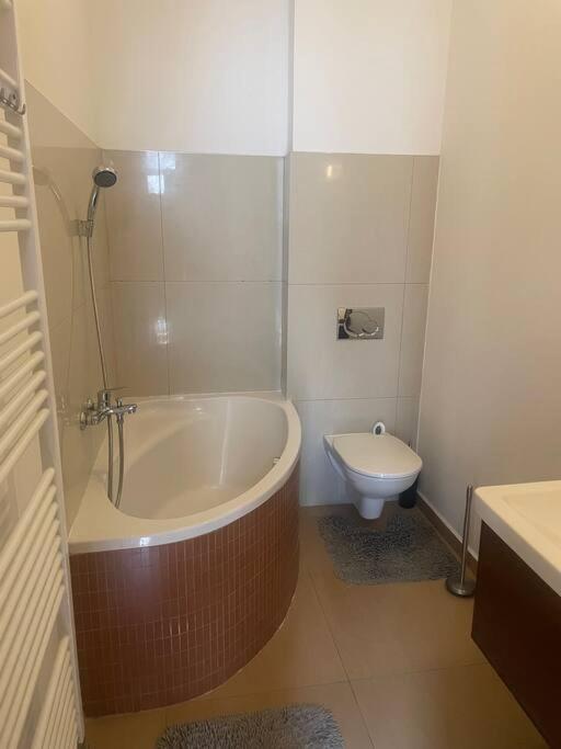 Apartman Pistacia Priame Centrum Bb Banská Bystrica Eksteriør billede